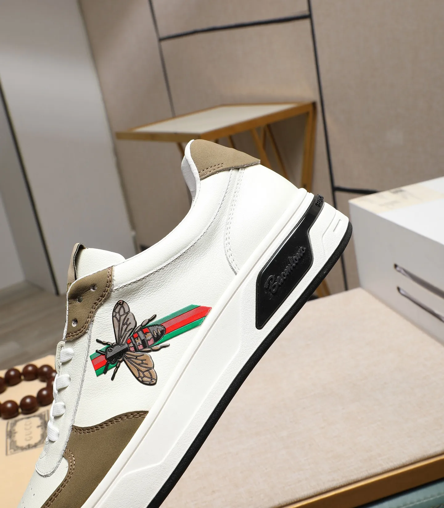 Men's shoes 💰440 GUCCI's latest spring model is on sale at the same time at the counter. Original calfskin imported from Italy, genuine leather lining, (high-end, extravagance, and class) exquisite workmanship. Sole: original sole provided by the original factory, ⚠exclusive double-layer movable molded sole super comfortable⚠, real shot 🎬The real thing is better🔍🔍"High quality·Follow the item" Code number 38-44
